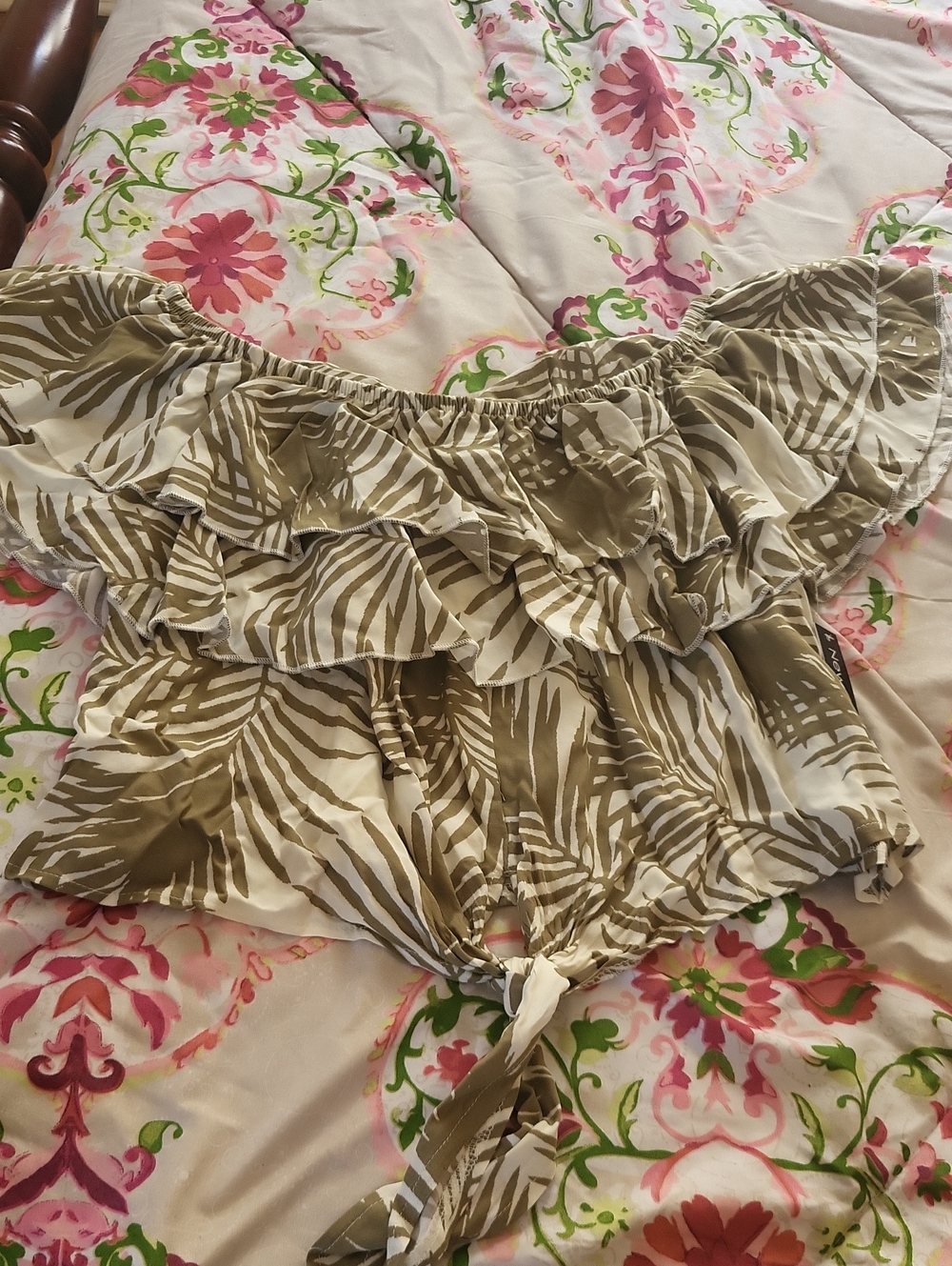 Off-Shoulder Ruffle Tropical Print WomenTop in Taupe and Cream